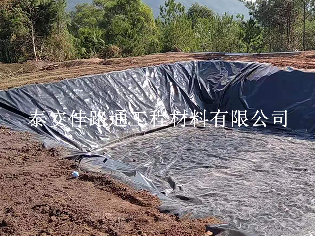介紹魚(yú)池鋪設(shè)hdpe防滲土工膜施工方式 介紹魚(yú)池鋪設(shè)hdpe防滲土工膜施工方式