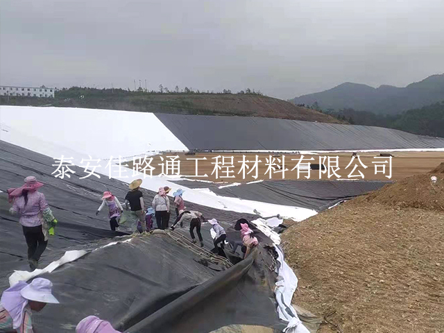污水處理防滲膜施工須嚴(yán)格謹慎處理 污水處理防滲膜施工須嚴(yán)格謹慎處理
