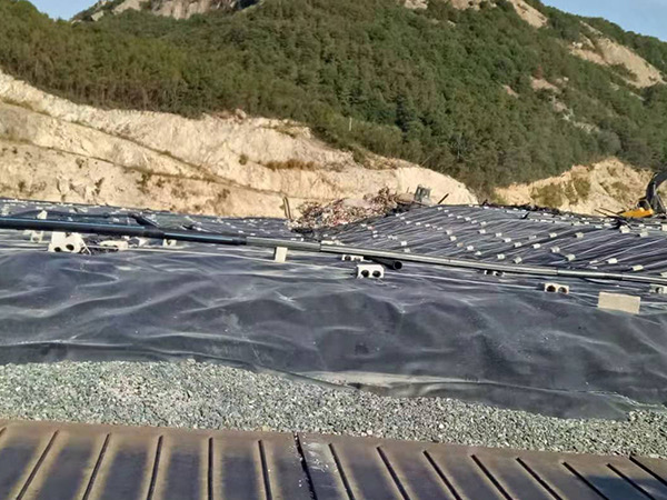 垃圾填埋場防滲膜施工焊接值得關(guān)注 垃圾填埋場防滲膜施工焊接值得關(guān)注