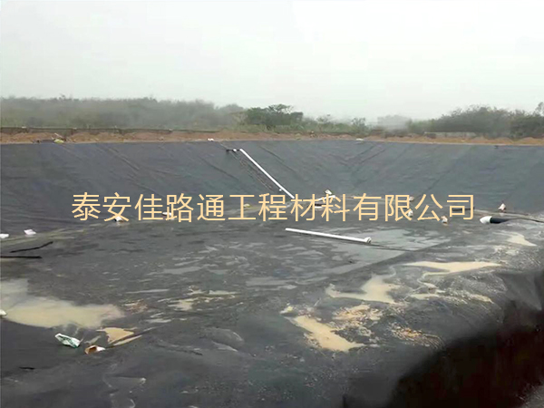 鹽場魚蝦養(yǎng)殖防滲膜使用壽命探析 鹽場魚蝦養(yǎng)殖防滲膜使用壽命探析