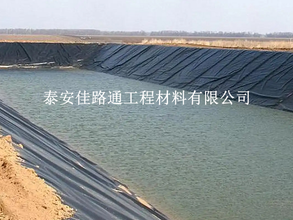 污水處理防滲膜施工固定技巧:創(chuàng)新與實踐 污水處理防滲膜施工固定技巧:創(chuàng)新與實踐