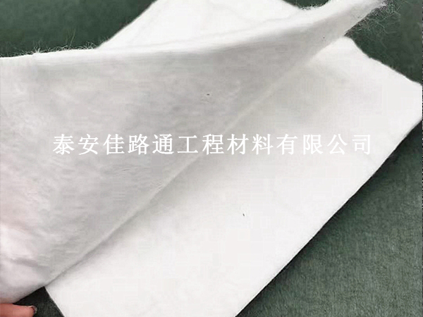 滌綸土工布在污水處理建設(shè)中的創(chuàng)新應(yīng)用技巧 滌綸土工布在污水處理建設(shè)中的創(chuàng)新應(yīng)用技巧