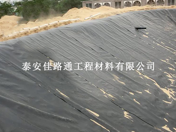 垃圾填埋場(chǎng)防滲膜斜坡鋪設(shè):關(guān)鍵注意事項(xiàng)與創(chuàng)新視角 垃圾填埋場(chǎng)防滲膜斜坡鋪設(shè):關(guān)鍵注意事項(xiàng)與創(chuàng)新視角