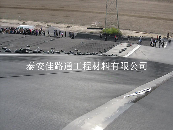 污水處理防滲膜裁剪不浪費還防漏？5 個關(guān)鍵技巧