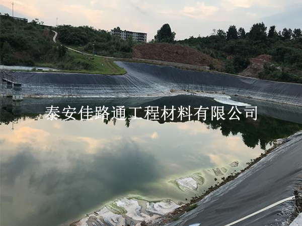 養(yǎng)殖防滲膜連接部位處理：做好這幾點(diǎn)，杜絕滲