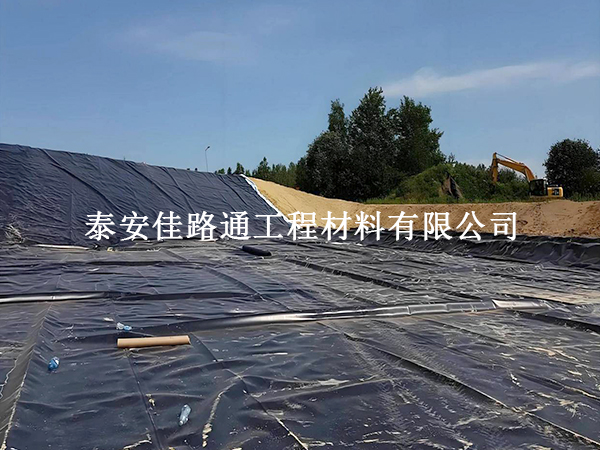 人工湖防滲膜拉伸強(qiáng)度解析 把控性能筑牢防滲質(zhì)量 人工湖防滲膜拉伸強(qiáng)度解析 把控性能筑牢防滲質(zhì)量